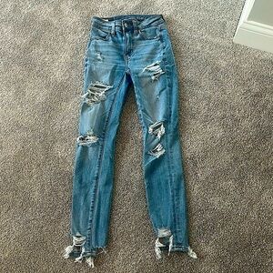 American Eagle ripped blue jeans size 000